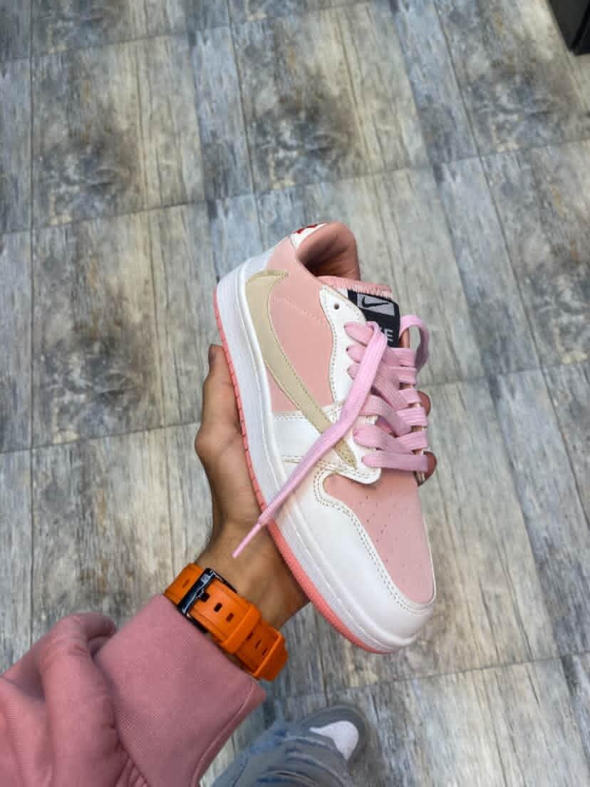 نایک جردن صورتی